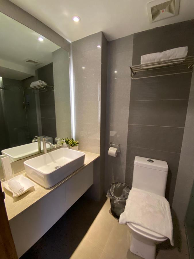 Tely'S Bed & Breakfast Iloilo Powered By Cocotel エクステリア 写真