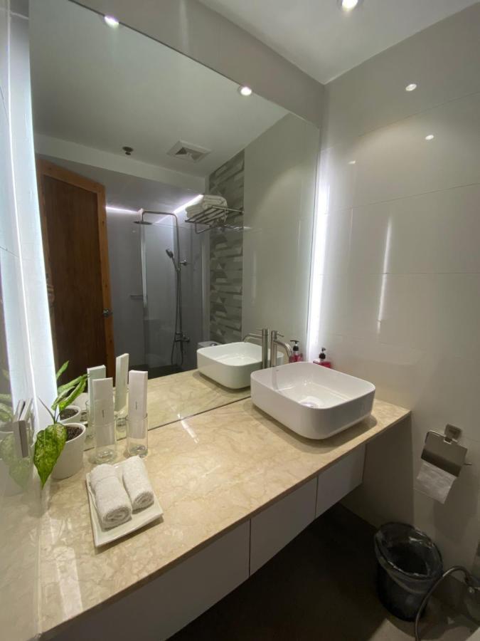 Tely'S Bed & Breakfast Iloilo Powered By Cocotel エクステリア 写真