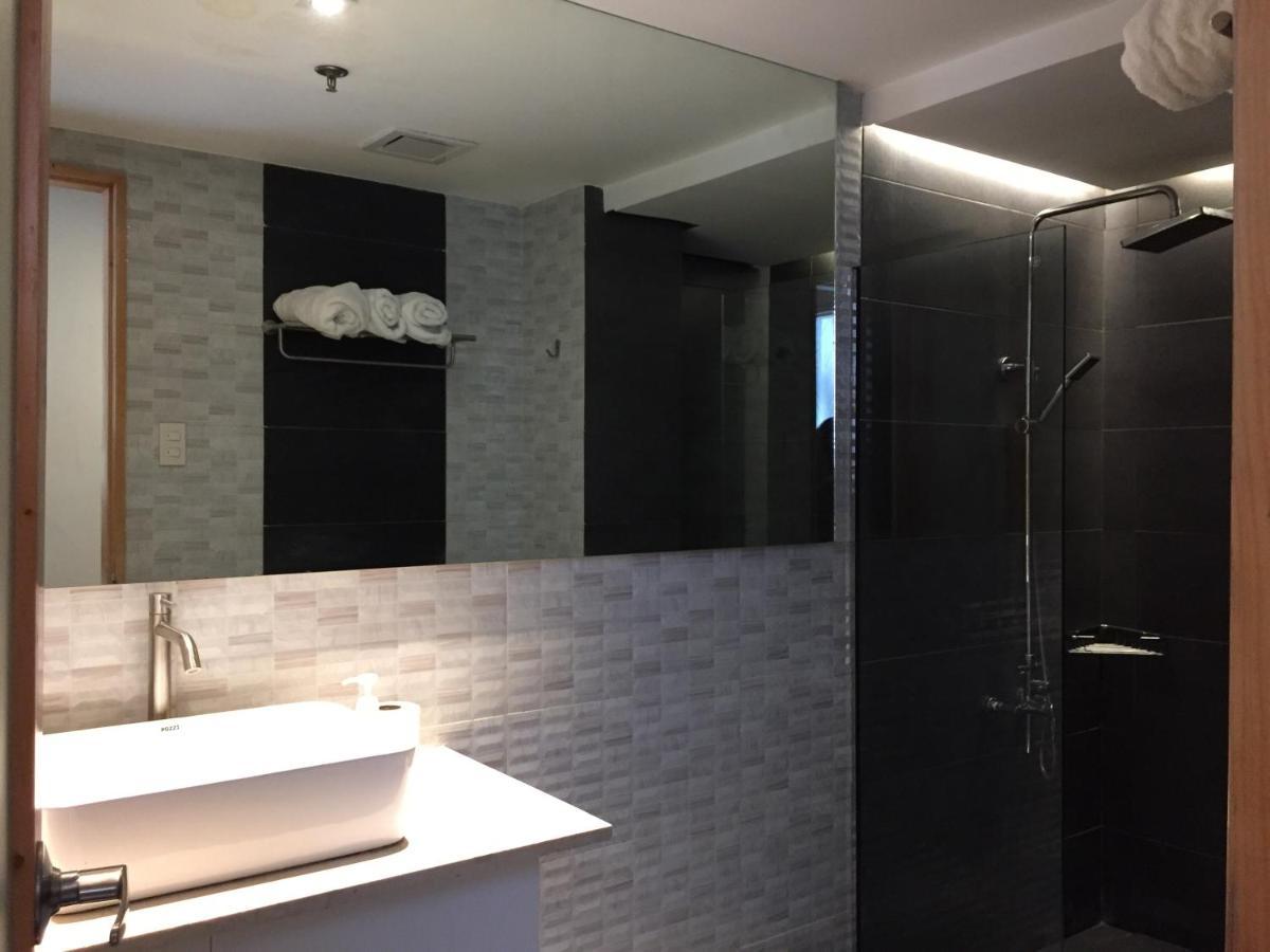 Tely'S Bed & Breakfast Iloilo Powered By Cocotel エクステリア 写真