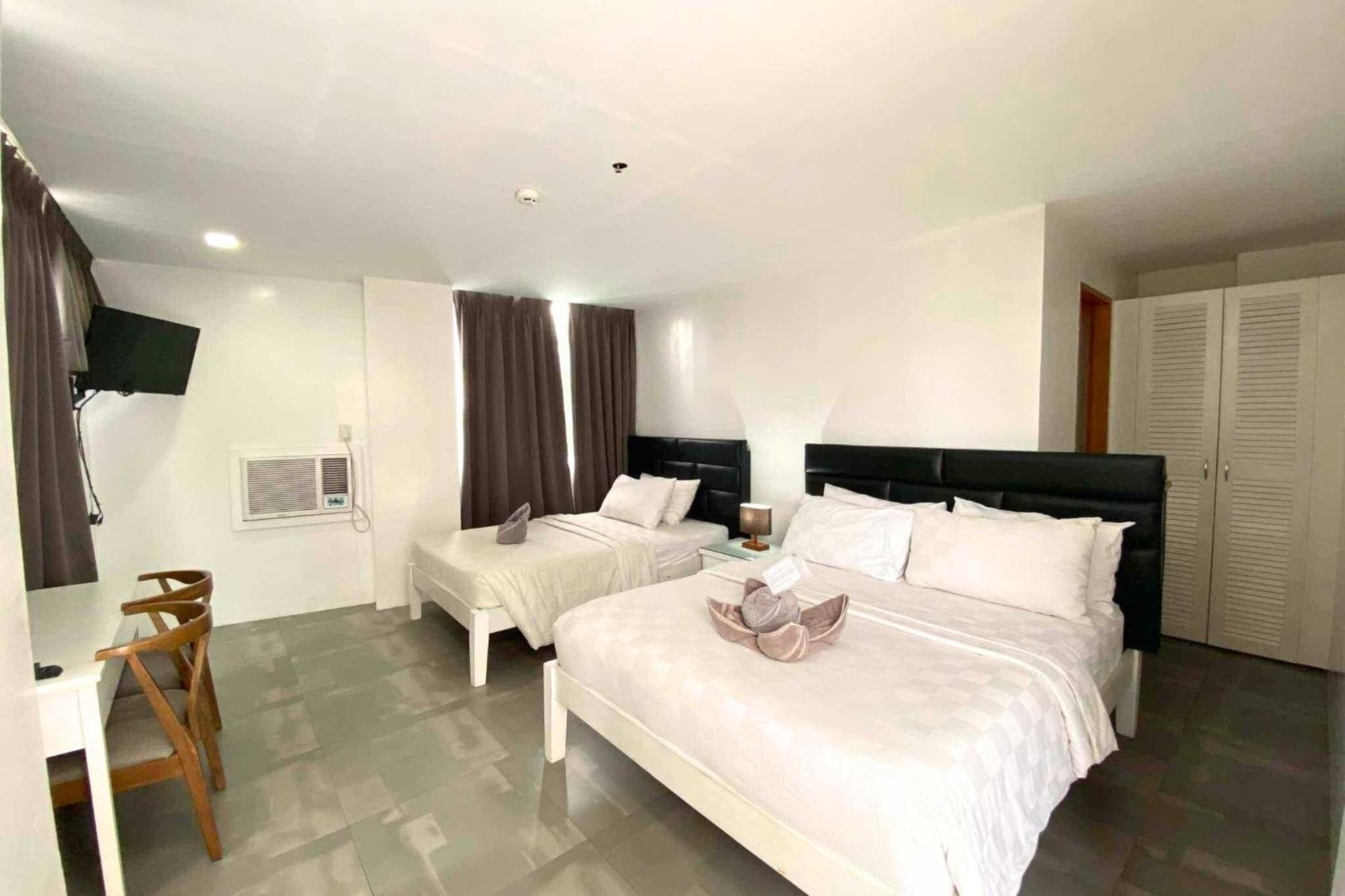 Tely'S Bed & Breakfast Iloilo Powered By Cocotel エクステリア 写真