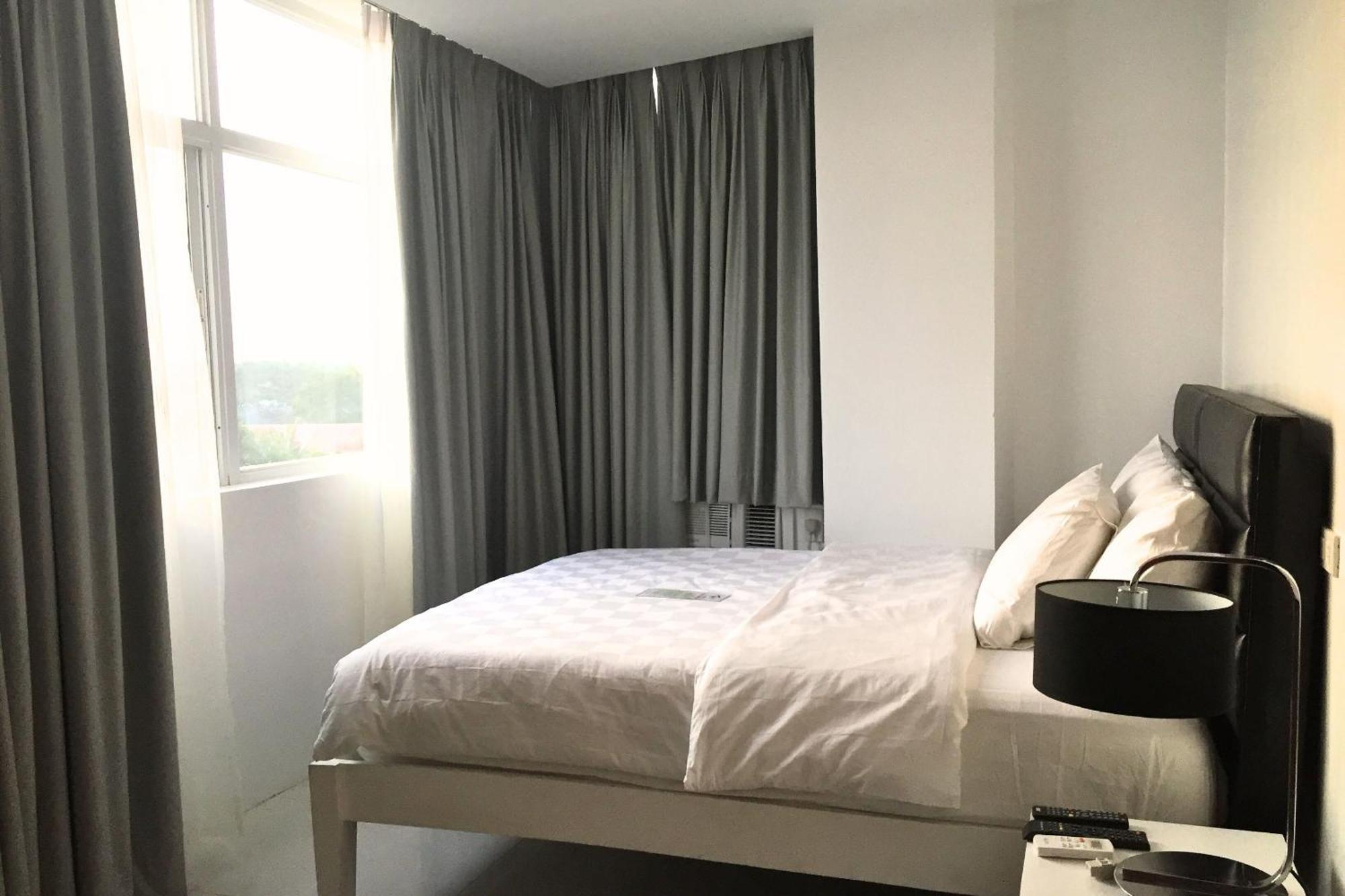 Tely'S Bed & Breakfast Iloilo Powered By Cocotel エクステリア 写真