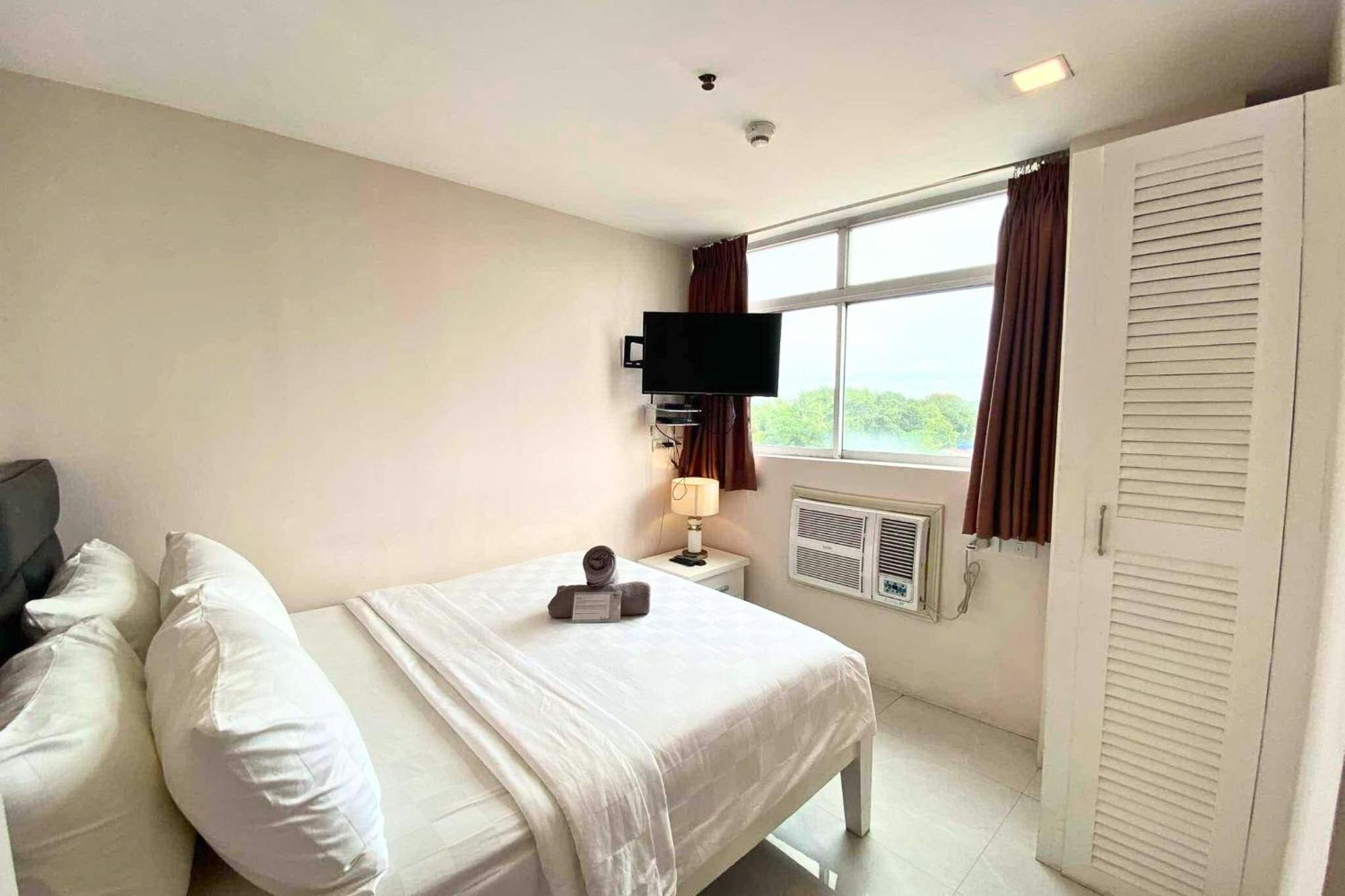 Tely'S Bed & Breakfast Iloilo Powered By Cocotel エクステリア 写真