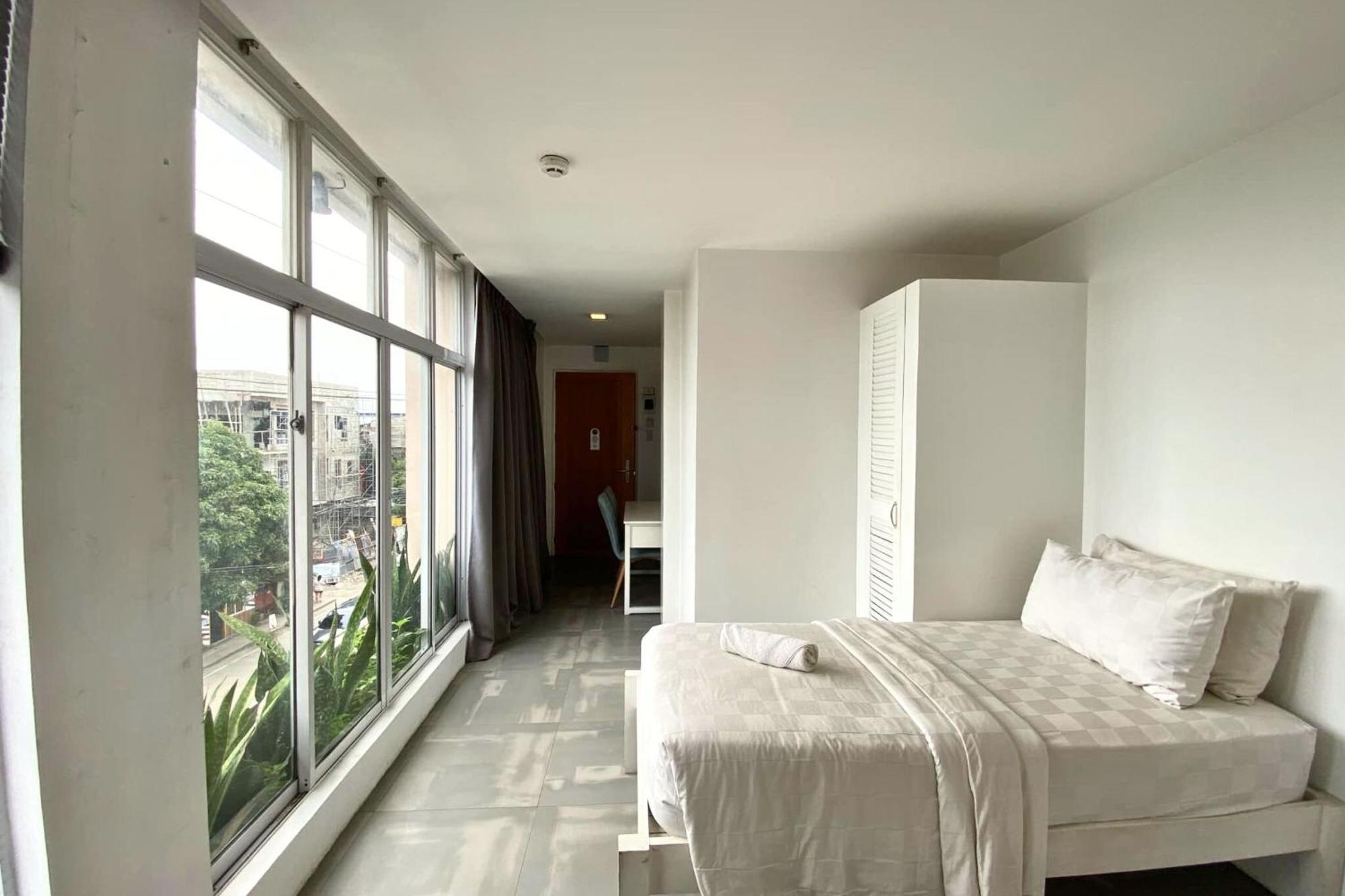 Tely'S Bed & Breakfast Iloilo Powered By Cocotel エクステリア 写真