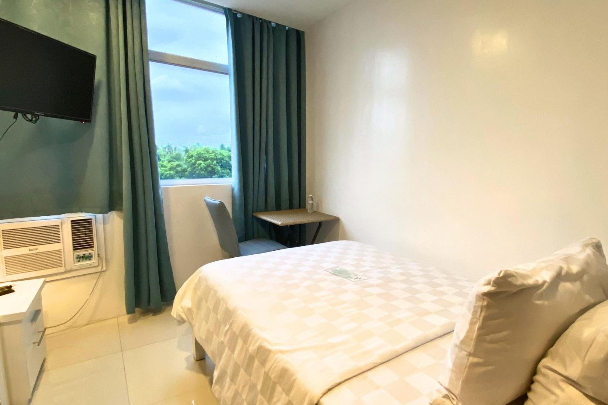 Tely'S Bed & Breakfast Iloilo Powered By Cocotel エクステリア 写真