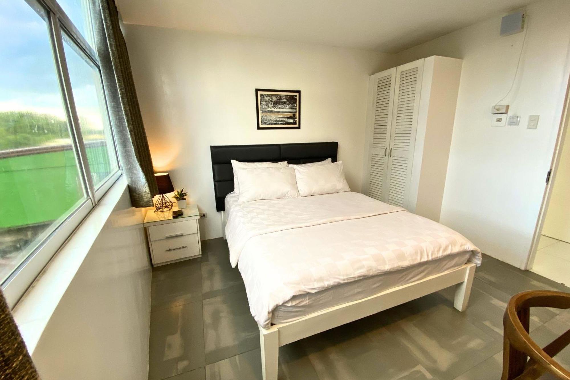 Tely'S Bed & Breakfast Iloilo Powered By Cocotel エクステリア 写真